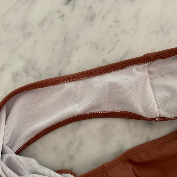 NWT Misguided one piece with tortoise belt in a mocha size 8 - Picture 9 of 10